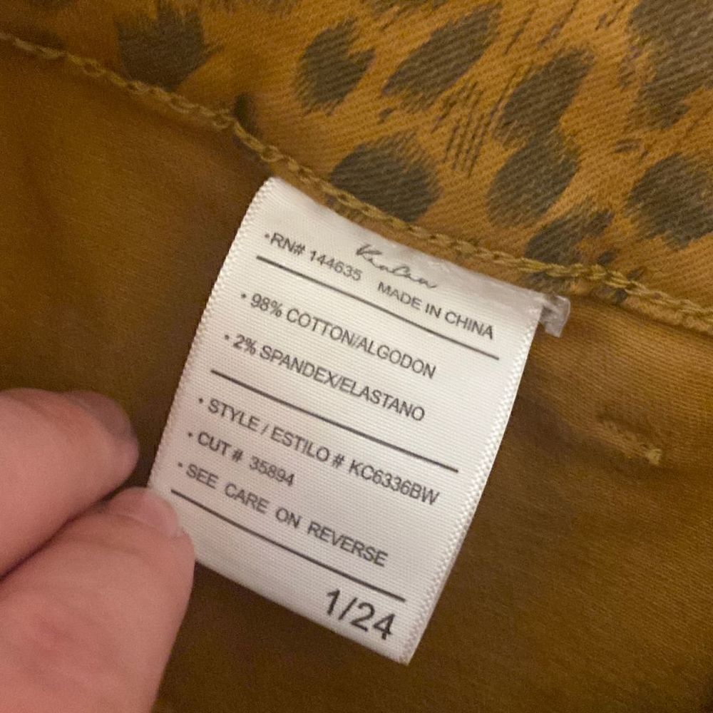 NEW KanCan Adelaide High Rise Super Skinny Jeans Cargo Pockets Leopard Print 24 - Picture 4 of 4